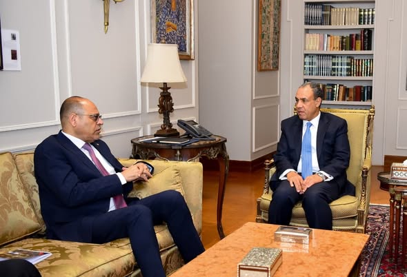 وزيرا "الخارجية" و"العمل" يناقشان الهجرة والعمالة المصرية بالخارج