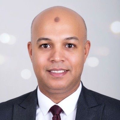 اضغط هنا لتخترق.. كيف تحمي نفسك وأبناءك من فخاخ الإنترنت والهجمات السيبرانية؟