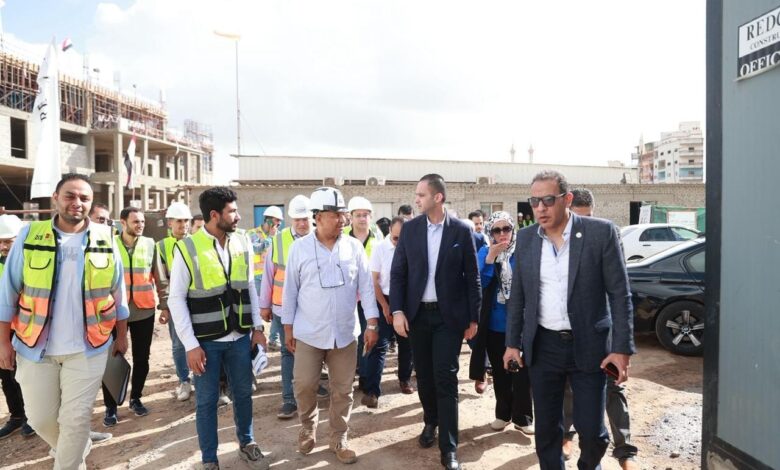 نائب وزير الصحة يتفقد عدداً من المنشآت الطبية بمحافظة الدقهلية