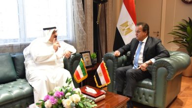 وزير الصحة يبحث مع وزير الصحة الكويتي سبل تعزيز التعاون الصحي المشترك