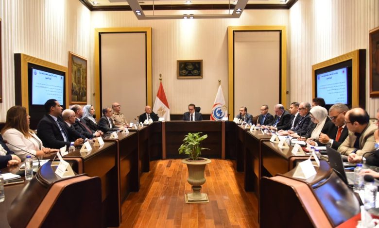 وزير الصحة يترأس اجتماع مجلس مراقبة عمليات الدم لتوحيد الأسعار وضبط حملات التبرع