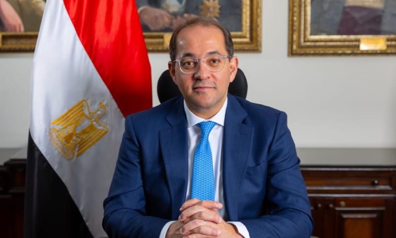 كجوك.. خلال رئاسته للجنة إدارة الأزمات والحد من المخاطر بوزارة المالية