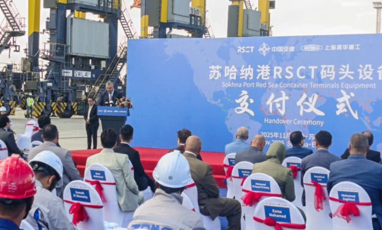 اقتصادية قناة السويس تشهد تسليم 24 وحدة من معدات مناولة الحاويات بمحطة شركة البحر الأحمر للحاويات