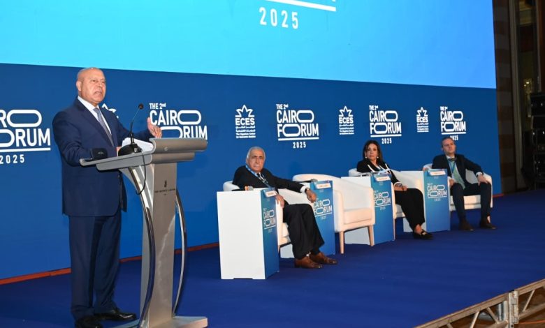 الوزير يستعرض جهود الدولة في مجالي الصناعة والنقل خلال العامين الماضيين