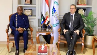 رئيس التنظيم والإدارة يستقبل وزير الإدارة العامة السيراليوني