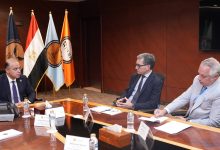 رئيس الرقابة المالية يلتقي وفد سيتي بنك لاستعراض جهود تطوير سوق رأس المال في مصر