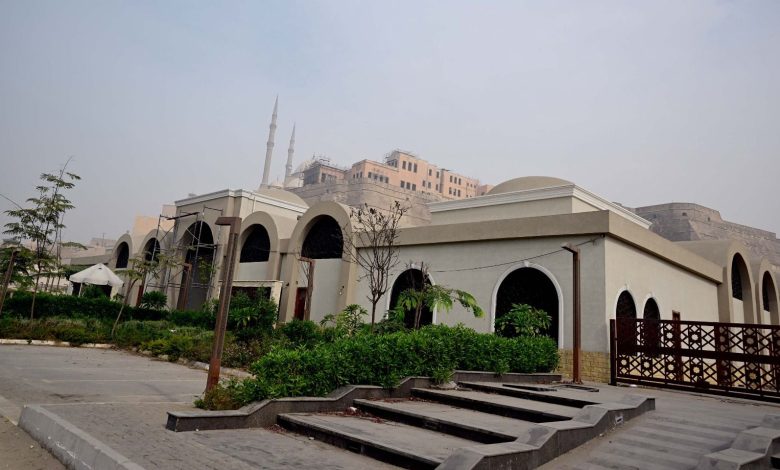 رئيس الوزراء يتفقد عدداً من أعمال تطوير الطرق بالقاهرة