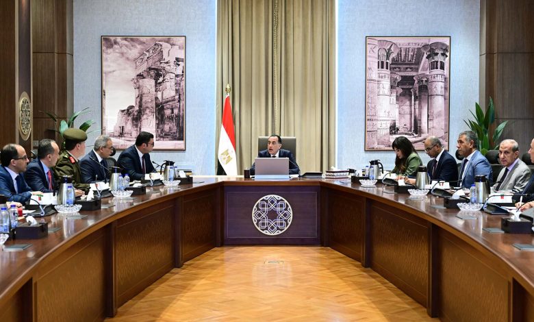 رئيس الوزراء يستعرض الموقف التنفيذي والمالي للمبادرة الرئاسية حياة كريمة