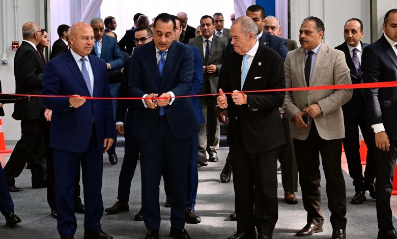 رئيس الوزراء يفتتح مصنع المنصور لتصنيع فلاتر المركبات والفلاتر الصناعية