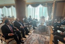 رئيس هيئة الاستثمار يلتقي رئيس رابطة رجال الأعمال القطريين