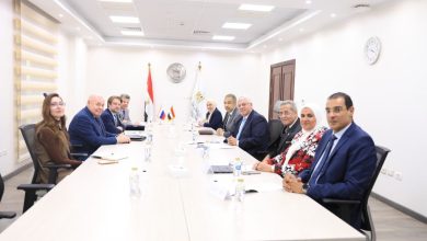 عاشور يستقبل الممثل الخاص للرئيس الروسي لبحث تعزيز التعاون الأكاديمي والعلمي بين مصر وروسيا
