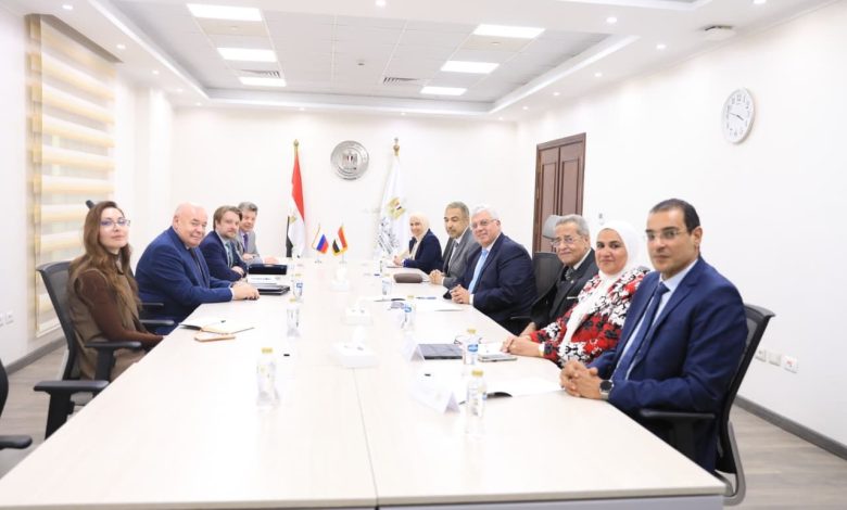 عاشور يستقبل الممثل الخاص للرئيس الروسي لبحث تعزيز التعاون الأكاديمي والعلمي بين مصر وروسيا