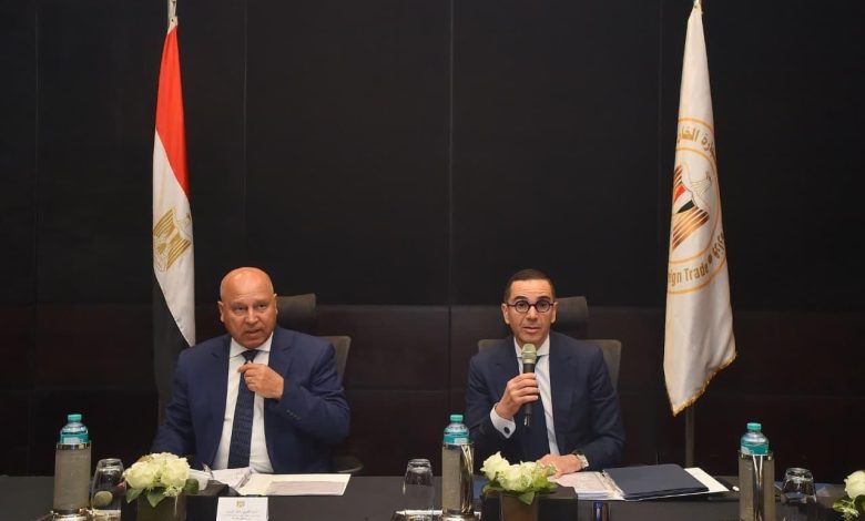 وزارة الاستثمار والتجارة الخارجية تناقش موازنة برنامج رد أعباء الصادرات 2026/2025