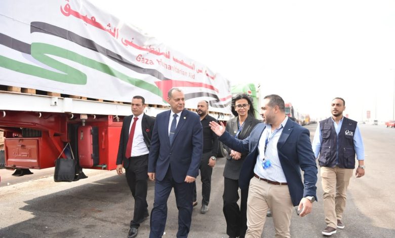 وزارة التموين ممثلة في اللجنة العامة للمساعدات الأجنبية تطلق القافلة رقم (14) من المساعدات الإغاثية العاجلة لقطاع غزة