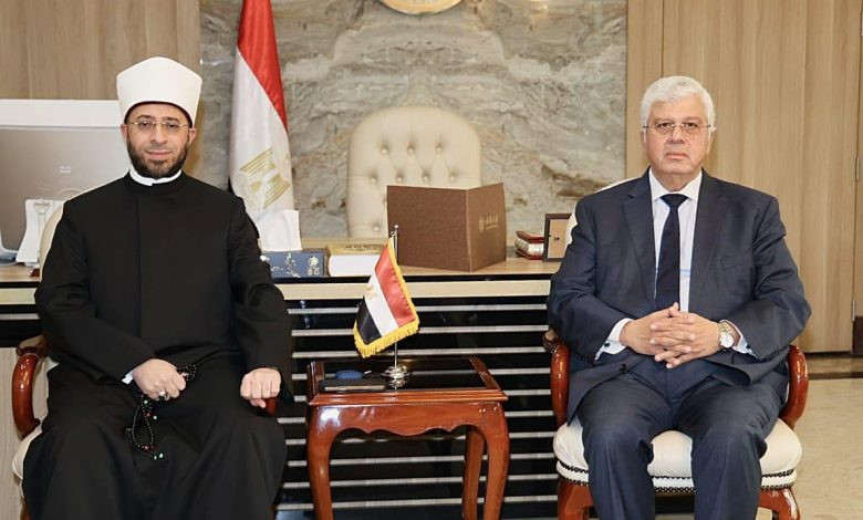 وزيرا التعليم العالي والأوقاف يبحثان تعزيز التعاون بين الوزارتين واستثمار بنك المعرفة المصري لدعم الأئمة والدعاة