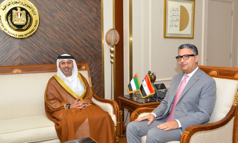 وزير التموين يستقبل السفير حمد الزعابي سفير دولة الإمارات لبحث سبل التعاون المشترك