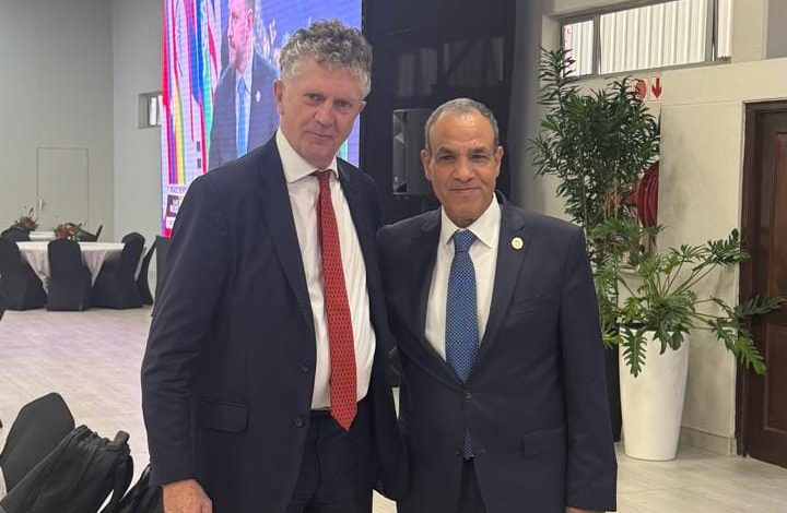 وزير الخارجية يتلقي مع مستشار الأمن القومي البريطاني