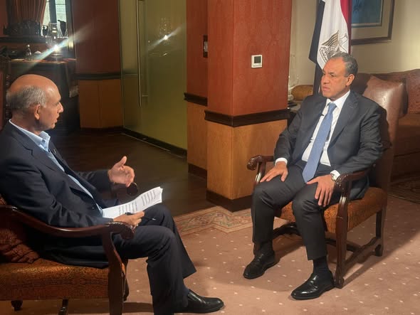 وزير الخارجية يجرى لقاء إعلاميًا مع جريدة وقناة DAWN الباكستانية خلال زيارته لإسلام آباد