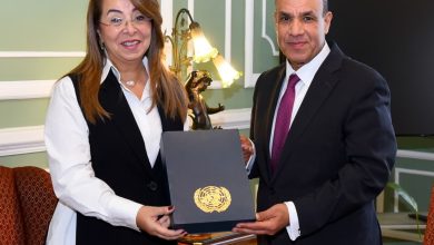 وزير الخارجية يستقبل المديرة التنفيذية لمكتب الأمم المتحدة