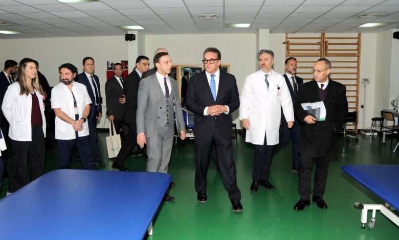 وزير الصحة يزور مستشفى أنقرة جازيلر الرائد عالميًا في إعادة تأهيل إصابات الحبل الشوكي والدماغ والتأهيل الروبوتي