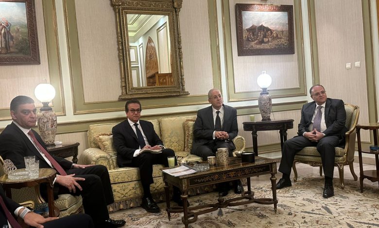 وزير الصحة يلتقي وفد اتحاد الغرف التركية لبحث التعاون الصحي والاستثمار المشترك