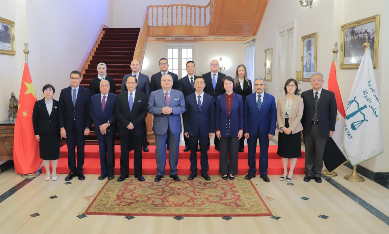 وفد المحكمة العليا بشنغهاي