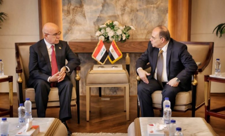 رئيس هيئة الدواء المصرية يستقبل وزير صحة العراق لتعزيز التعاون الدوائي المشترك