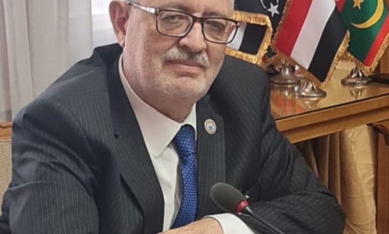 عبد العزيز يشارك بكلمة زووم في مؤتمر الذكاء الاصطناعي بالكويت