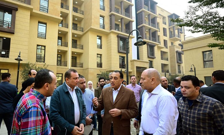 مدبولي يتفقد مشروع روضة السيدة-2 للسكن البديل بمنطقة الطيبي بالسيدة زينب