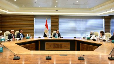 مدبولي يعقد لقاء بعدد من وزراء الصحة والتعليم ببعض الدول المشاركة في المؤتمر