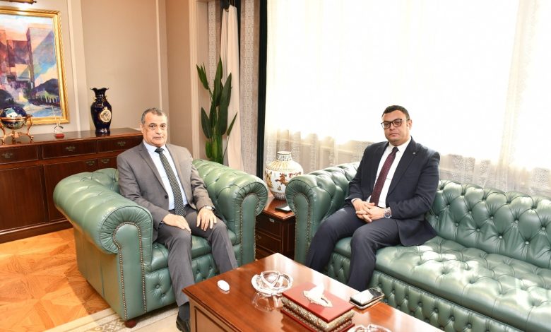 وزيرا الإنتاج الحربي والإسكان يناقشان مستجدات مشروعات المبادرة الرئاسية حياة كريمة