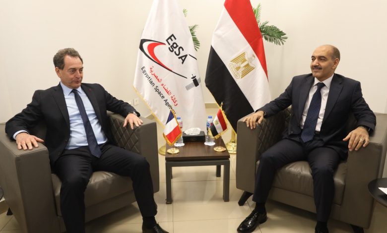 وكالة الفضاء المصرية تستقبل السفير الفرنسي بالقاهرة لبحث سبل التعاون المشترك