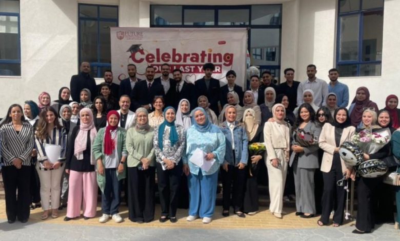 اختتام مناقشات البحوث التطبيقية لطلاب السنة النهائية لكلية الصيدلة بجامعة المستقبل