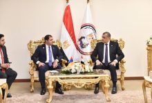 وزير الدولة للإنتاج الحربي ووزير دفاع أرمينيا يناقشان موضوعات التعاون المشترك