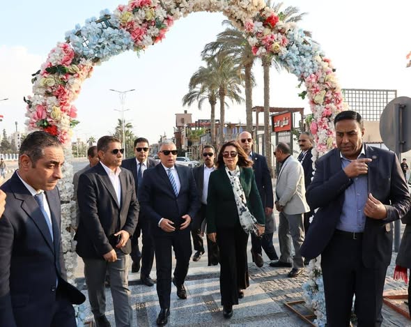 وزيرة التنمية المحلية ومحافظ الإسماعيلية يفتتحان ميدان "الإسماعيلية" ومجمع المحال التجارية بنادي وشاطئ الفيروز والمرحلة الأولى من أعمال تطوير طريق البلاجات السياحي
