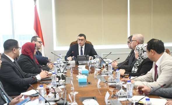 الشربيني يتابع سير العمل بقطاع التخطيط والمشروعات بهيئة المجتمعات العمرانية