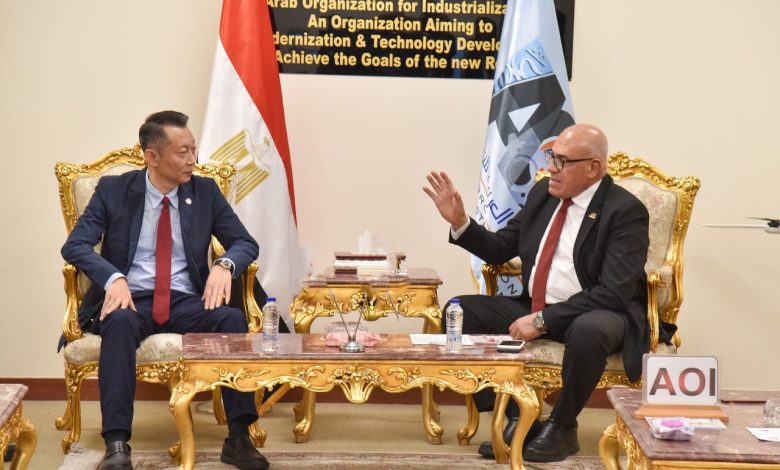 توقيع مذكرة للتفاهم بين الهيئة العربية للتصنيع وشركة القلعة رد فلاج الإماراتية الصينية