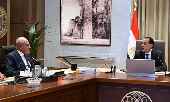 رئيس الوزراء يتابع أنشطة ومشروعات الهيئة العربية للتصنيع في مجال الصناعات المدنية والتدريب والتأهيل