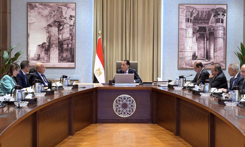 رئيس الوزراء يُتابع إجراءات منع تهريب السلع والبضائع في مختلف المنافذ