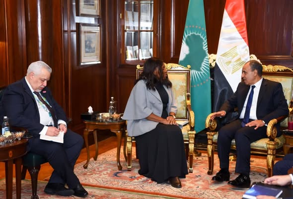 عبد العاطي يلتقي مفوضة الاتحاد الأفريقي للتنمية الاقتصادية والتجارة والسياحة والصناعة والمعادن
