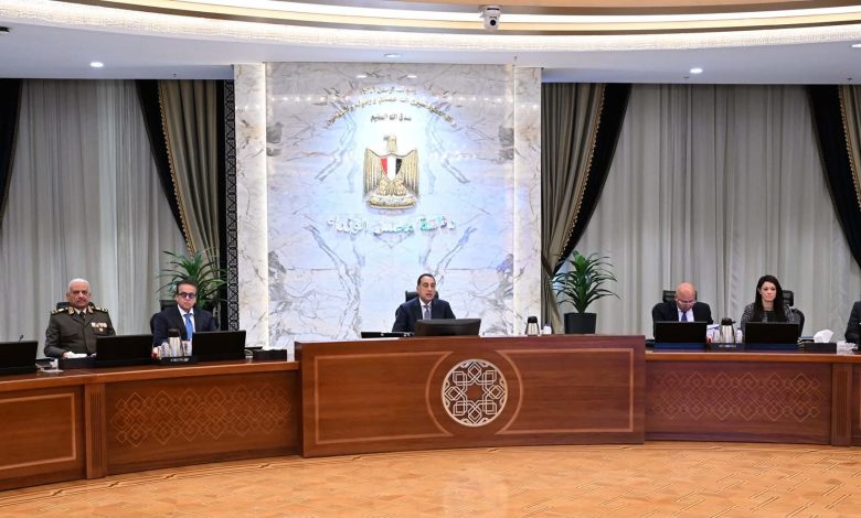 مجلس الوزراء يُوافق على استكمال إجراءات طرح محطات توليد الكهرباء بجبل الزيت