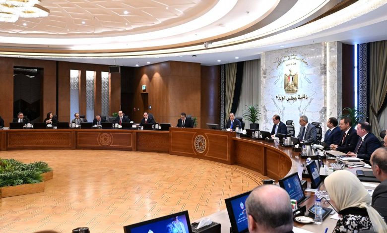 مدبولي يتابع الموقف التنفيذي لتطبيق المرحلة الثانية من منظومة التأمين الصحي الشامل