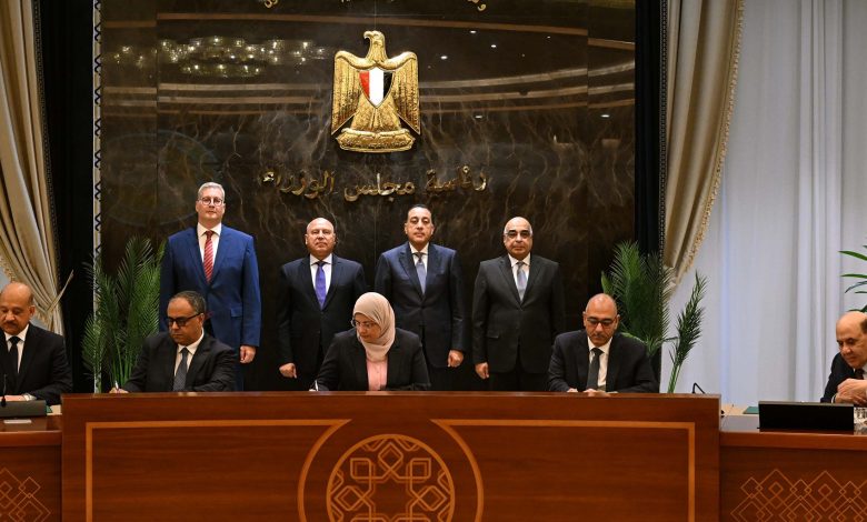 مدبولي يشهد توقيع اتفاقية تسوية بين عددٍ من الجهات الحكومية وشركة جنوب الوادي للأسمنت