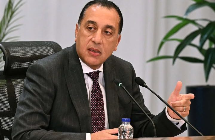 رئيس الوزراء يتابع الموقف التنفيذي لمشروعات الطاقة المتجددة