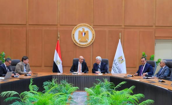 وزيرا التعليم العالي والتربية والتعليم يعقدان اجتماعًا لمناقشة تطوير مشروع الشهادات المهنية الدولية في التدريس للمعلمين