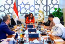 وزيرة التنمية المحلية والقائم بأعمال وزير البيئة تعقد اجتماعًا موسعًا مع عدد من رؤساء قطاعات وزارة البيئة