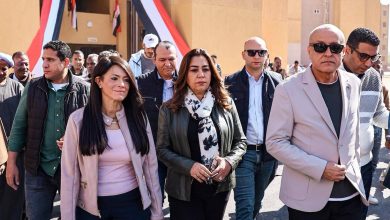 وزيرتا التخطيط والتنمية المحلية ومحافظ الأقصر يشهدون تسليم 100 وحدة سكنية للمواطنين بالمرحلة الثانية من إسكان الطود