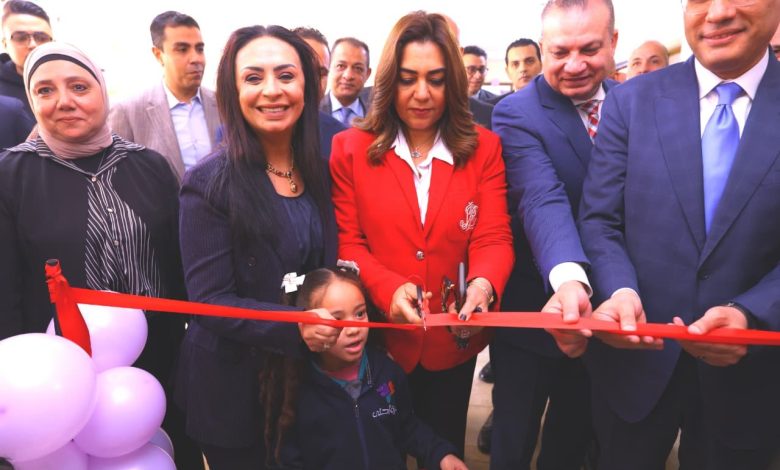 وزيرتا التضامن والتنمية المحلية ومحافظ الجيزة يفتتحون المجمع الخدمي بمساكن روضة السودان