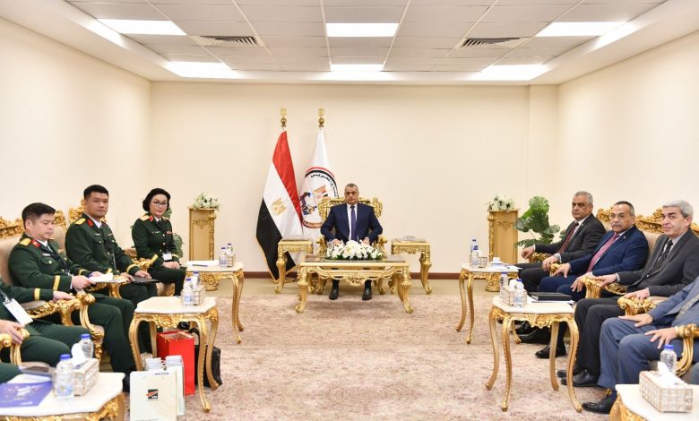 وزير الإنتاج الحربي يستقبل ممثلي وزارة الدفاع الفيتنامية لبحث أوجه التعاون المشترك