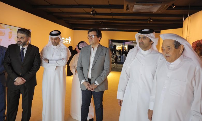 وزير الثقافة يبحث تعزيز التعاون الثقافي مع هيئة متاحف قطر ويشارك في احتفالات اليوم الوطني